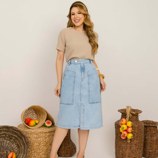 Saia Laís Jeans Midi – Saia Reta com Bolsos Utilitários e Abertura Frontal 