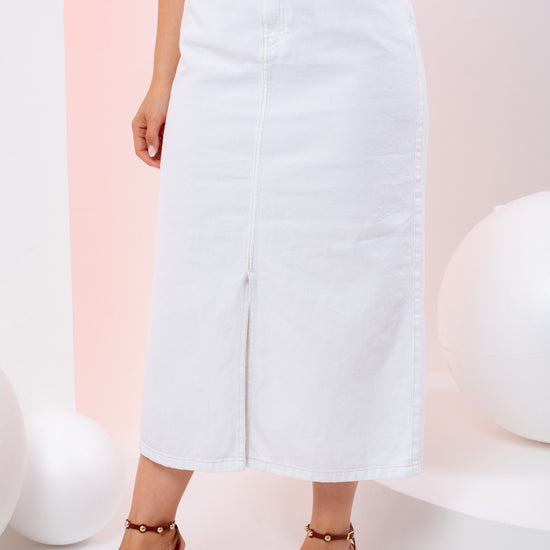 Saia Renata Maxi Off White – Saia Midi em Brim com Fenda Frontal e Bolsos 