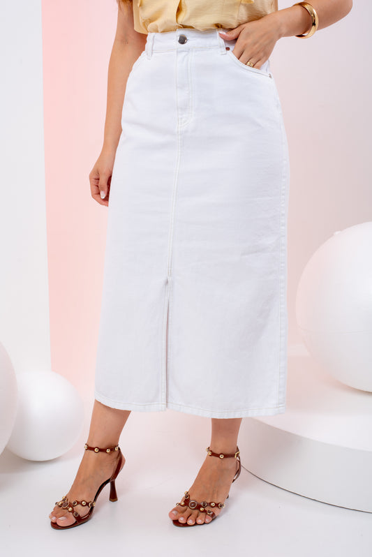 Saia Renata Maxi Off White – Saia Midi em Brim com Fenda Frontal e Bolsos