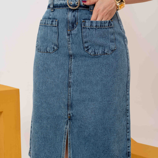 Saia Patrícia Jeans Midi com Cinto – Elegância e Estrutura que Valorizam a Silhueta 