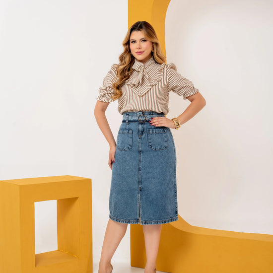 Saia Patrícia Jeans Midi com Cinto – Elegância e Estrutura que Valorizam a Silhueta 