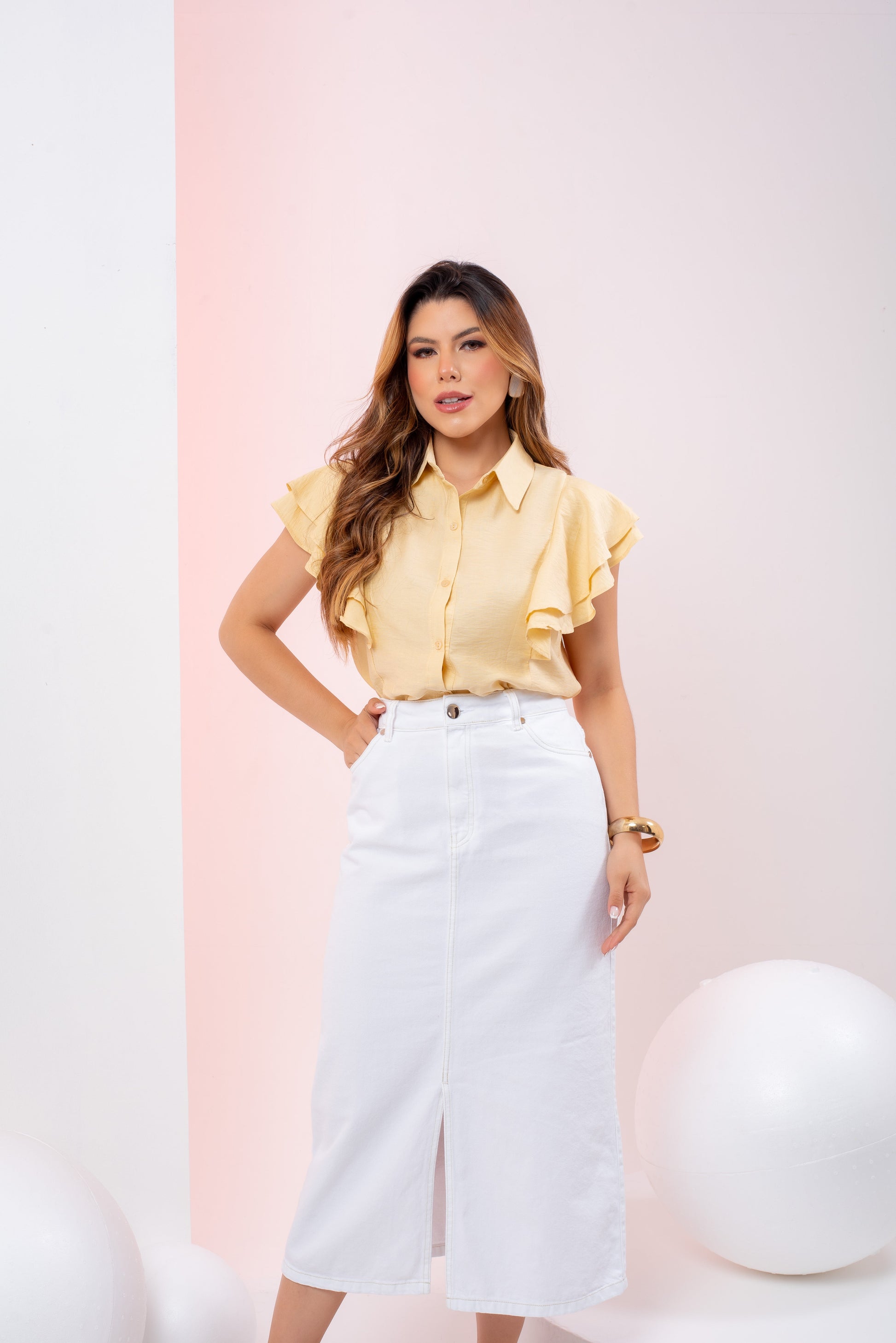 Saia Renata Maxi Off White – Saia Midi em Brim com Fenda Frontal e Bolsos 