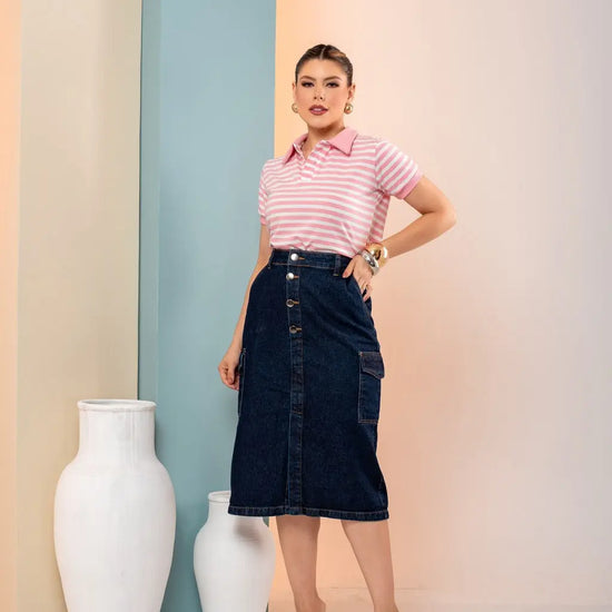 Saia Ana Cargo Maxi Midi Escura – Saia Jeans com Bolsos Laterais e Botões Frontais 