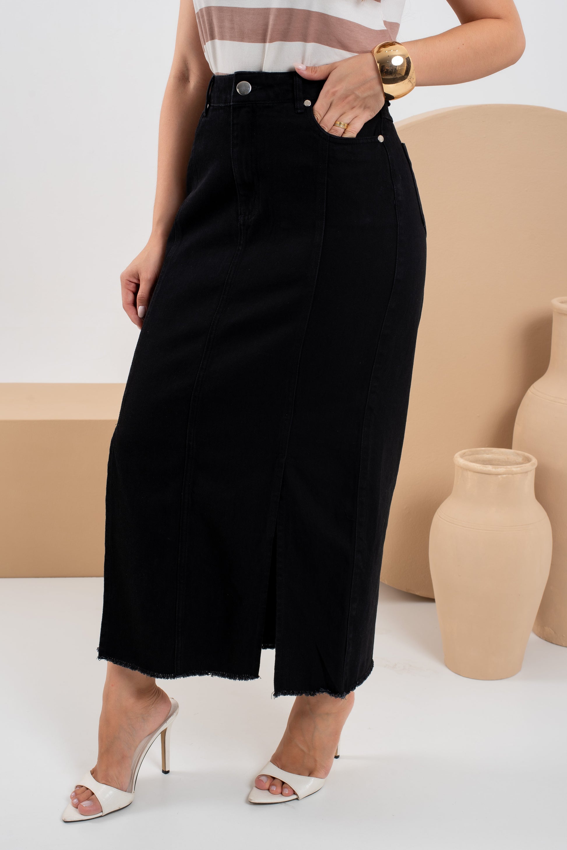 Saia Betule Preta – Saia Jeans Longa com Fenda Frontal 